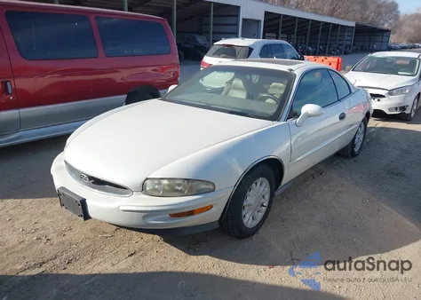 1999 Buick Riviera z USA, uszkodzony, nr VIN 1G4GD2210X4701088